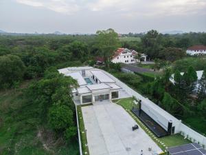 Das Gebäude in dem sich die Villa befindet