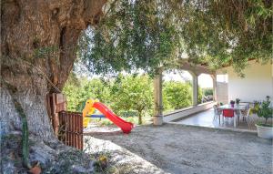 Kawasan permainan kanak-kanak di 2 Bedroom Cozy Home In Siracusa
