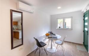 Fotografia z galérie ubytovania Lovely Home In Desne With Kitchen v destinácii Rogotin
