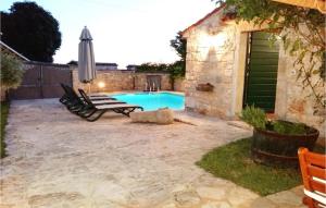 Bassein majutusasutuses Villa Bassi või selle lähedal