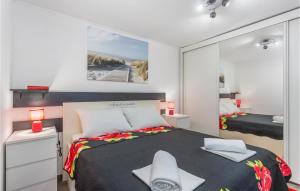 Posteľ alebo postele v izbe v ubytovaní 2 Bedroom Stunning Apartment In Rijeka