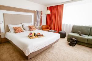 Novotel Lyon Centre-Confluence Bord de Saone的休息区