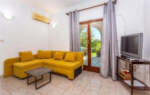 Galeriebild der Unterkunft Awesome Apartment In Malinska With Wifi in Malinska