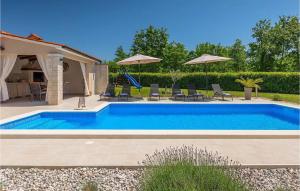 Πισίνα στο ή κοντά στο Villa Bozac