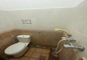 Koupelna v ubytování Hotel Candra Adigraha