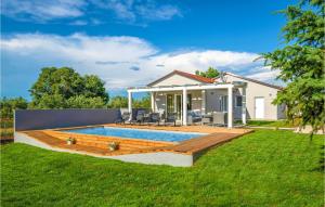 Bazén v ubytovaní Pet Friendly Home In Barban alebo v jeho blízkosti
