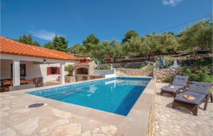 Bazén v ubytování Holiday Home Gradina Iv nebo v jeho okolí