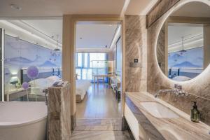Phòng tắm tại Konggu Youlan Hotel Ningbo Yuyao North Xinjian Road
