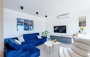 Posedenie v ubytovaní 3 Bedroom Amazing Home In Blato
