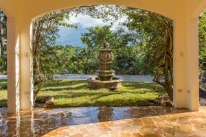 Vonkajšia záhrada v ubytovaní El Castillo Luxury Boutique Hotel-