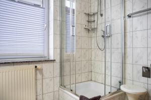 Bilik mandi di Haus Hügel - Wohnung 1 +19 gambar