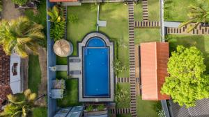 Πισίνα στο ή κοντά στο Hasthri Boutique Grey Chalet in Ahangama with pool Near Beach