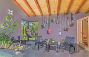 Istumisnurk majutusasutuses Gorgeous Home In Nedescina With Sauna