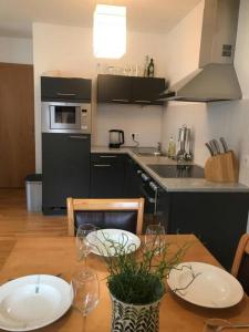 Kuchnia lub aneks kuchenny w obiekcie Anna 3 by SMR Rauris Apartments - inc Spa and near Gondola