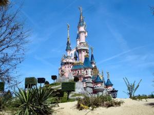 Zdjęcie z galerii obiektu Neuilly Sweet Home - Proche Paris Disney w mieście Neuilly-sur-Marne