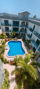 Bazén v ubytování Ocean Breeze Apartment nebo v jeho okolí