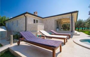 Πισίνα στο ή κοντά στο Villa Bianchera