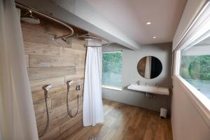 Et badeværelse på Aïtana, Casa Cerdanya + 10 billeder