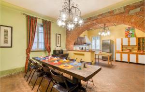 Restauracja lub miejsce do jedzenia w obiekcie Villa Pieve, Lucignano