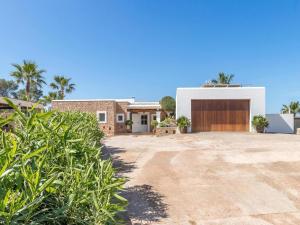 Billede fra billedgalleriet på Villa in Santa Gertrudis with Infinity Pool i Santa Gertrudis de Fruitera