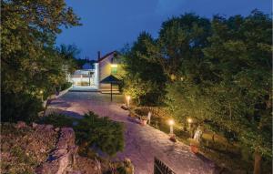Vonkajšia záhrada v ubytovaní Holiday Home Put Skole Bb Croatia