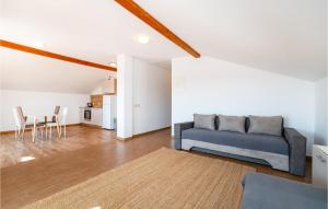 Posezení v ubytování Beautiful Home In Posedarje With Wifi + 32 fotografií