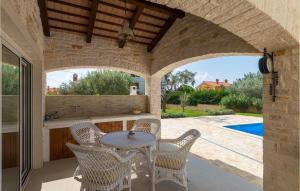 Πισίνα στο ή κοντά στο Villa Larisa