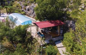 Bazén v ubytovaní Holiday Home Put Skole Bb Croatia alebo v jeho blízkosti