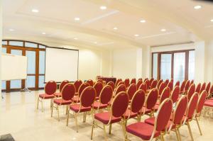 Konferenční prostory v ubytování Hotel Francisco De Aguirre + 37 fotografií