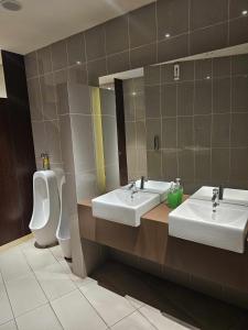 Koupelna v ubytování Almas Suites Puteri Harbour 1 Bedroom with Balcony by 9 Sands