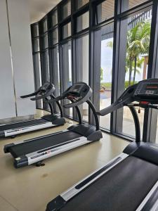 Fitness centrum a/nebo fitness zařízení v ubytování Almas Suites Puteri Harbour 1 Bedroom with Balcony by 9 Sands