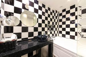 Phòng tắm tại The Oreun Echae Hotel