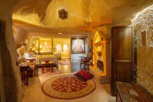 Posezení v ubytování Cappadocia Gamirasu Cave Hotel