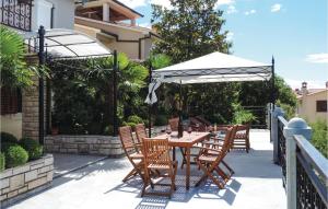 Balkón nebo terasa v ubytování 2 Bedroom Gorgeous Apartment In Rabac