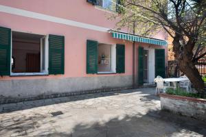 Φωτογραφία από το άλμπουμ του Via Daneri 2 con giardino σε Bonassola