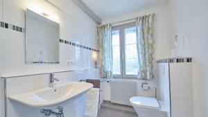 Phòng tắm tại Klosterkrug Apartments