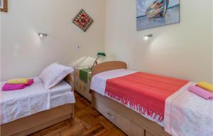 Posteľ alebo postele v izbe v ubytovaní Lovely Home In Crikvenica With Wifi