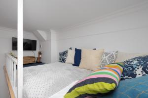 Posteľ alebo postele v izbe v ubytovaní Spacious Apartment in the Warsaw City Center by Noclegi Renters