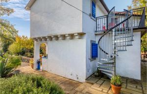 Budova, v ktorej sa apartmán nachádza