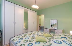 Posteľ alebo postele v izbe v ubytovaní Three-Bedroom Holiday Home In Buje