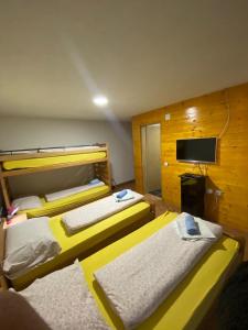 Postel nebo postele na pokoji v ubytování Forest Camp