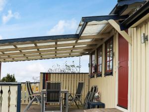 Balkón nebo terasa v ubytování 5 person holiday home in FALKENBERG