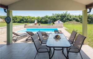Zdjęcie z galerii obiektu Awesome Home In Rovinj With Kitchen w Rovinj