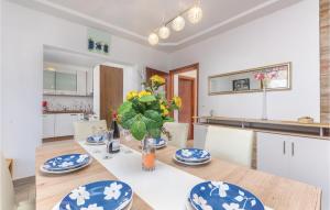 ラビンにある5 Bedroom Cozy Home In Labinのギャラリーの写真