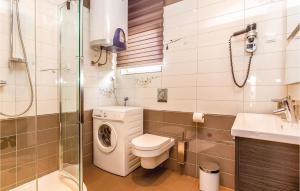 Kúpeľňa v ubytovaní Beautiful Apartment In Crikvenica