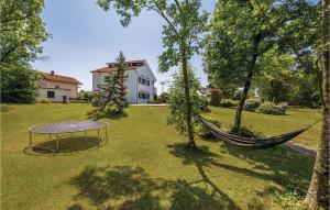 Vonkajšia záhrada v ubytovaní Cozy Home In Viskovo With Wifi