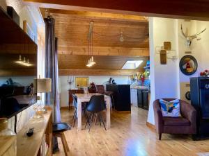 Kuchyňa alebo kuchynka v ubytovaní Appartement cosy avec lits faits à l'arrivée