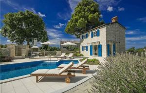 Πισίνα στο ή κοντά στο Villa Lenka +23 φωτογραφίες