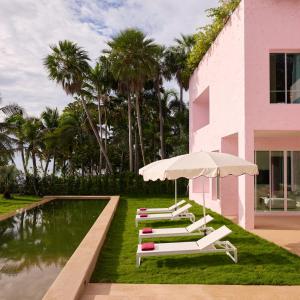 Zahrada ubytování Mahi-Mahi Beachfront Villa by Yudee Assets