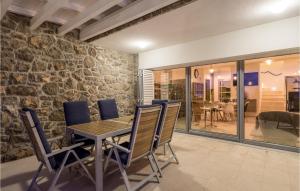 Posedenie v ubytovaní Pet Friendly Home In Krk